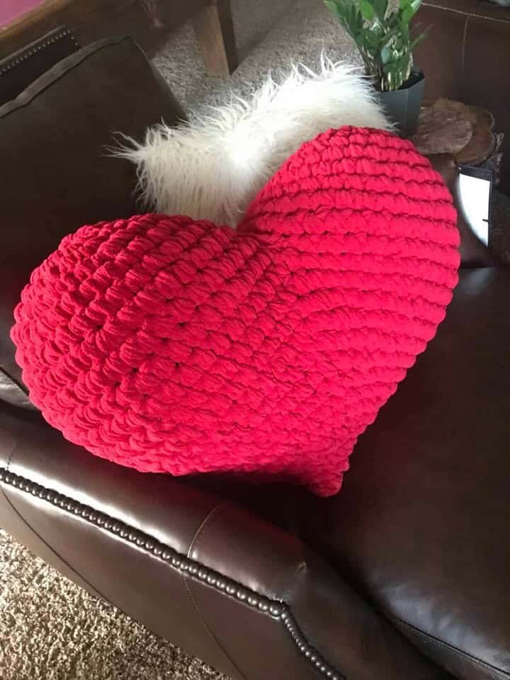 24 Free Crochet Heart Pillows (Crochet Gift Ideas)