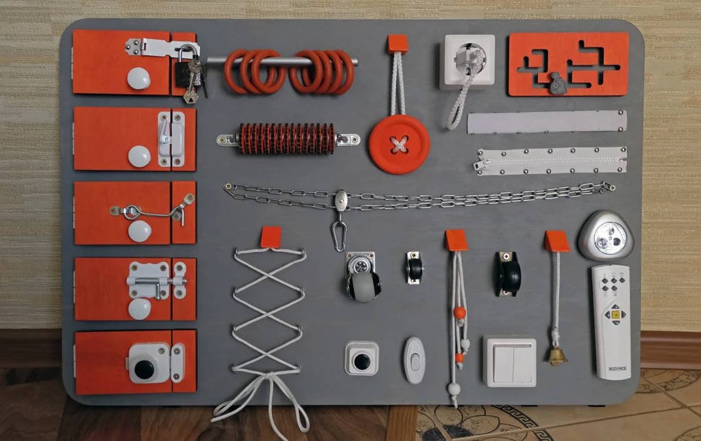 diy toddler busy board.jpg