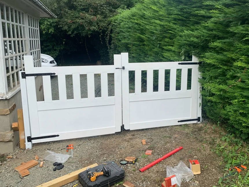 diy wooden fence gate.jpg